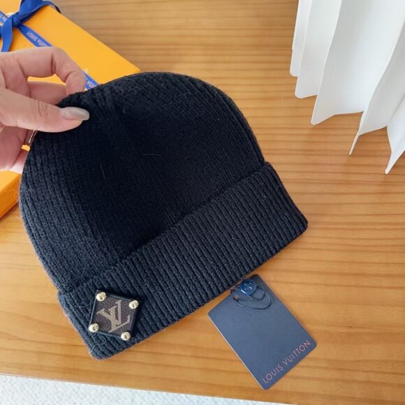Louis Vuitton Knit Cap - Picture 1 of 8